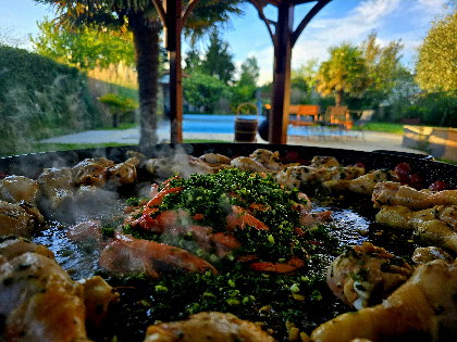 traiteur paella à domicile Loire Atlantique 44 - Paella à domicile sur le dépaterment de la Loire Atlanique - 44. Paella Andalouse à domicile sur Bouguenais